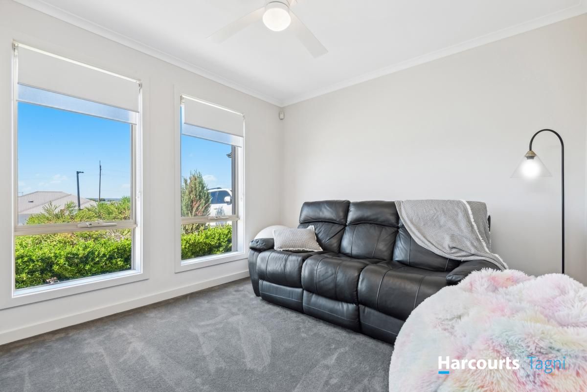 1 Seaway Road, Hallett Cove SA 5158, Image 2