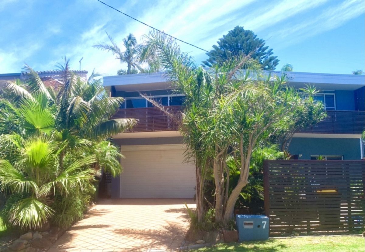 3 bedrooms House in 7 Bluewave Crescent FORRESTERS BEACH NSW, 2260