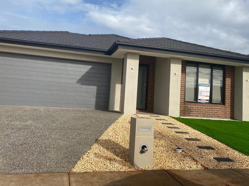 4 bedrooms House in 33 Elpis Road WEIR VIEWS VIC, 3338