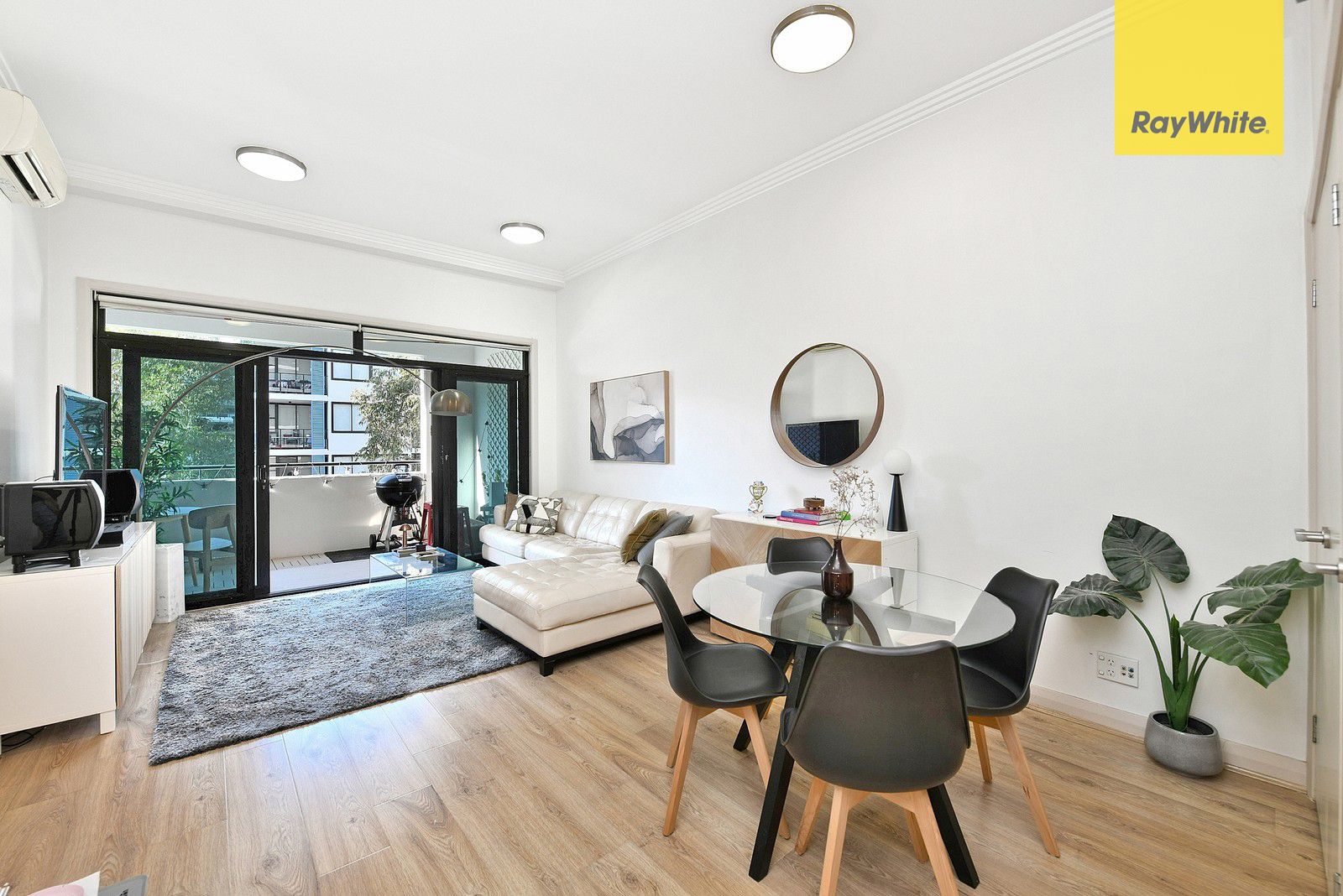 1 bedrooms Apartment / Unit / Flat in 2/2 Underdale Ln. MEADOWBANK NSW, 2114