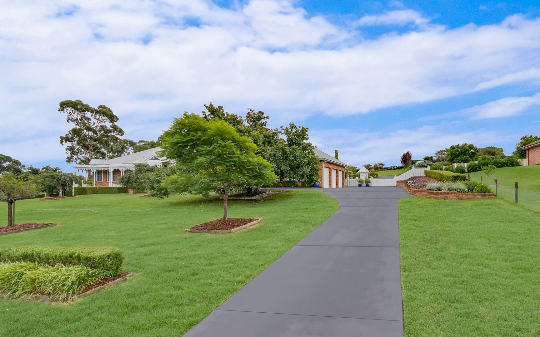 12 Benwerrin Crescent, Grasmere NSW 2570, Image 2