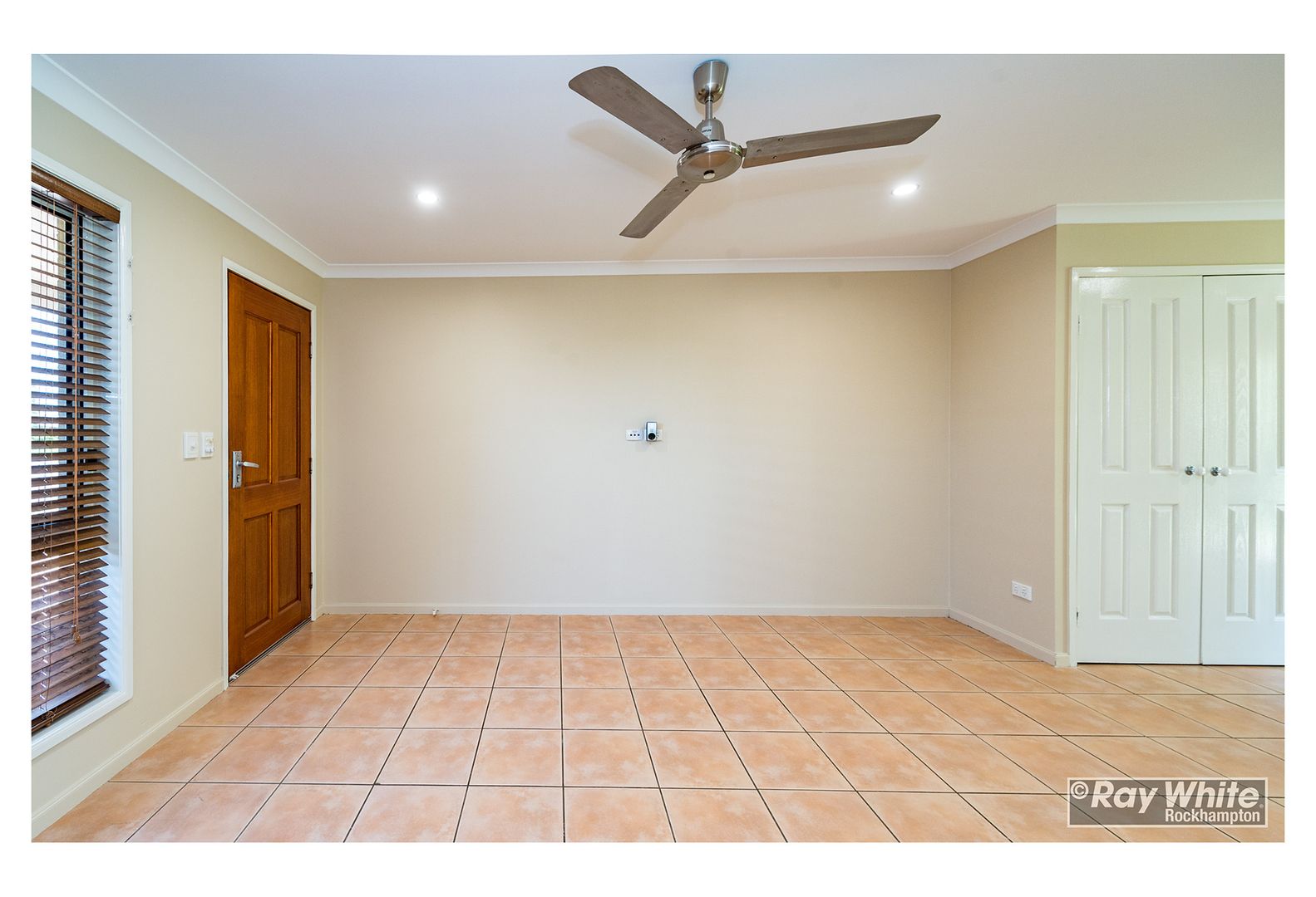 1/576 Norman Road, Norman Gardens QLD 4701, Image 1