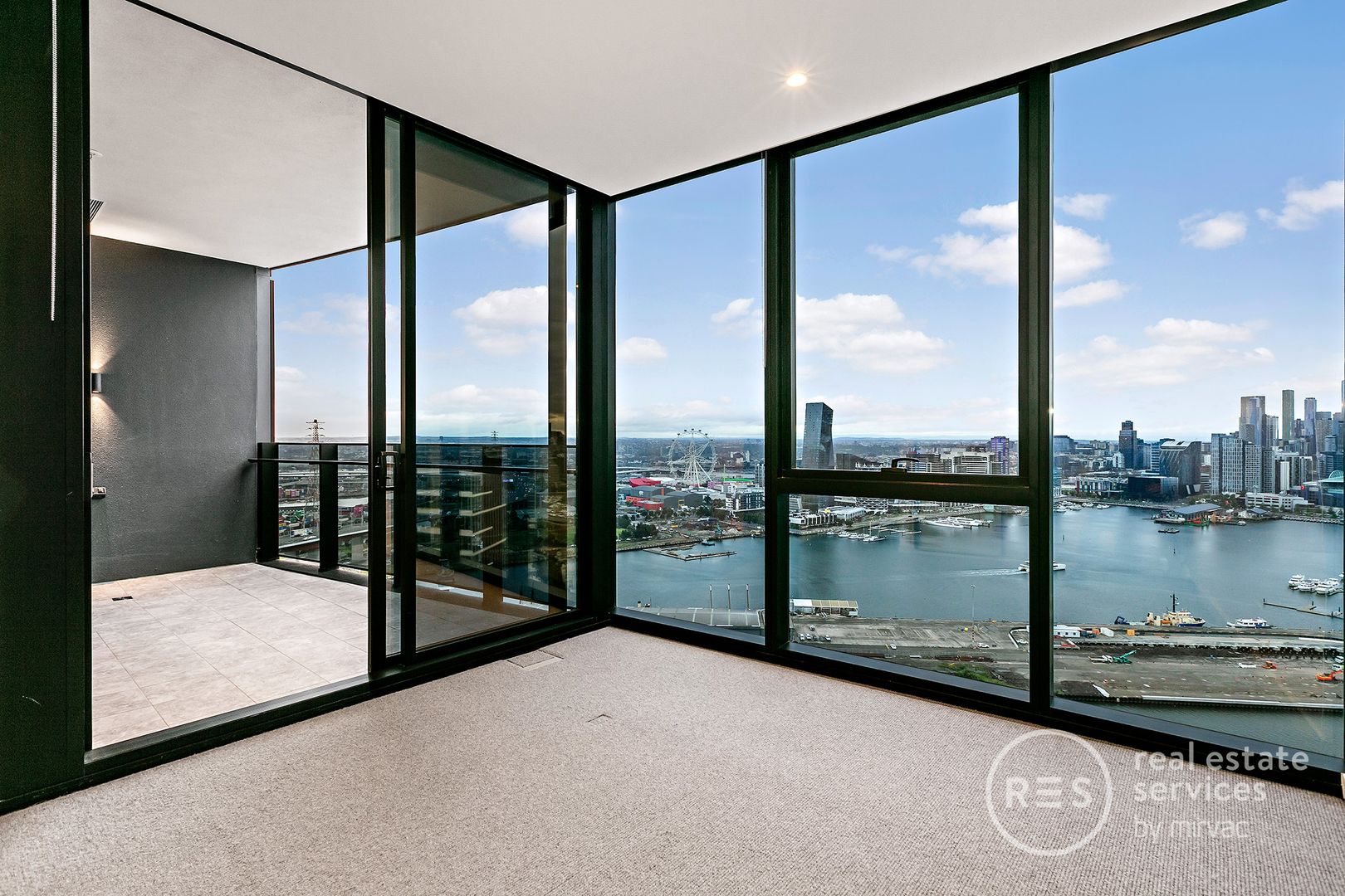 3202/103 South Wharf Drive, Docklands VIC 3008, Image 2