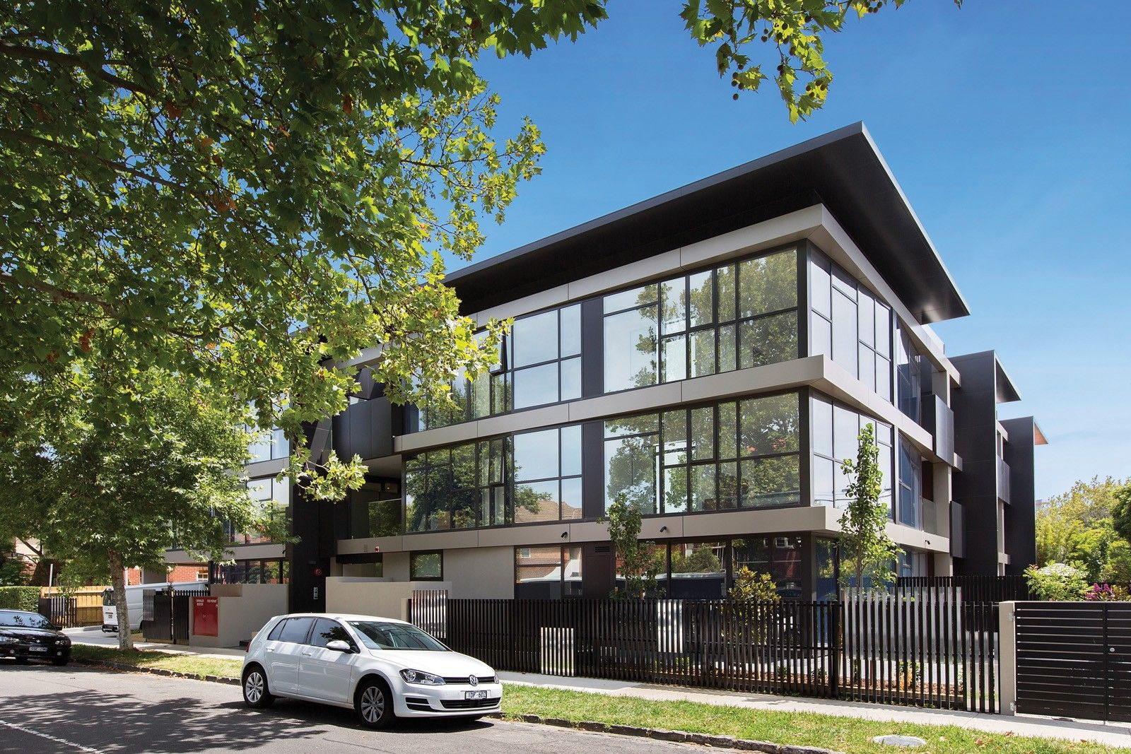 2 bedrooms Apartment / Unit / Flat in 103/2 Kingsley Street ELWOOD VIC, 3184