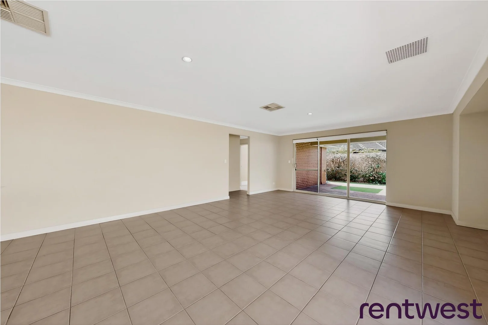 Additional image 2 of 2/45 Towncentre Drive, Thornlie WA 6108