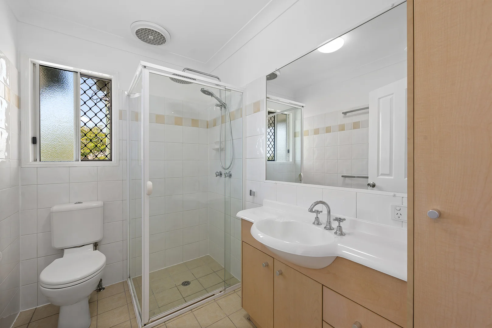 Additional image 17 of 1/80 Victoria Terrace, Greenslopes QLD 4120