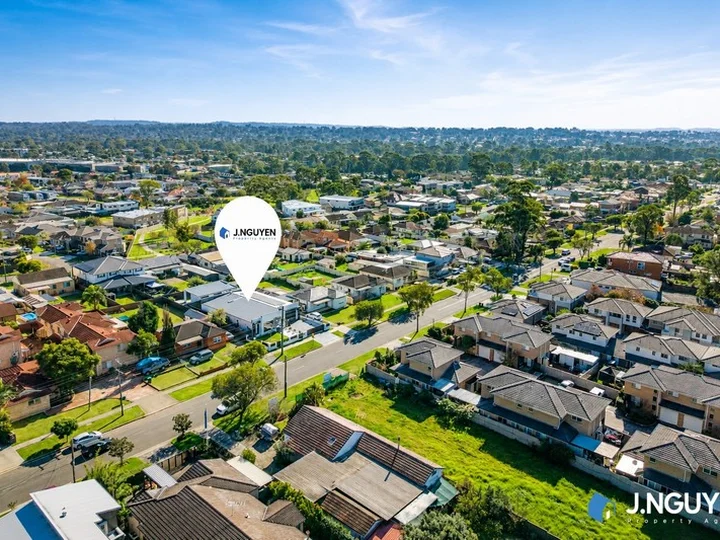 220 Houses for Sale in Lurnea, NSW, 2170 | Domain