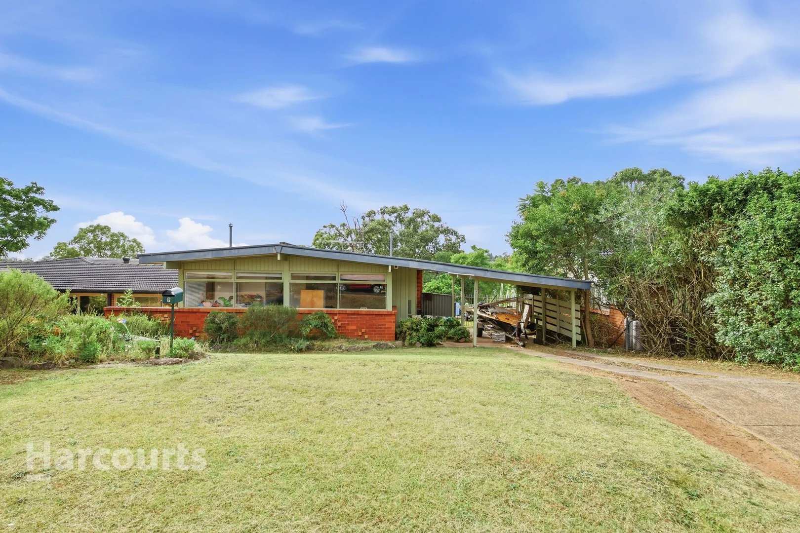 9 Lawn Avenue, Bradbury NSW 2560