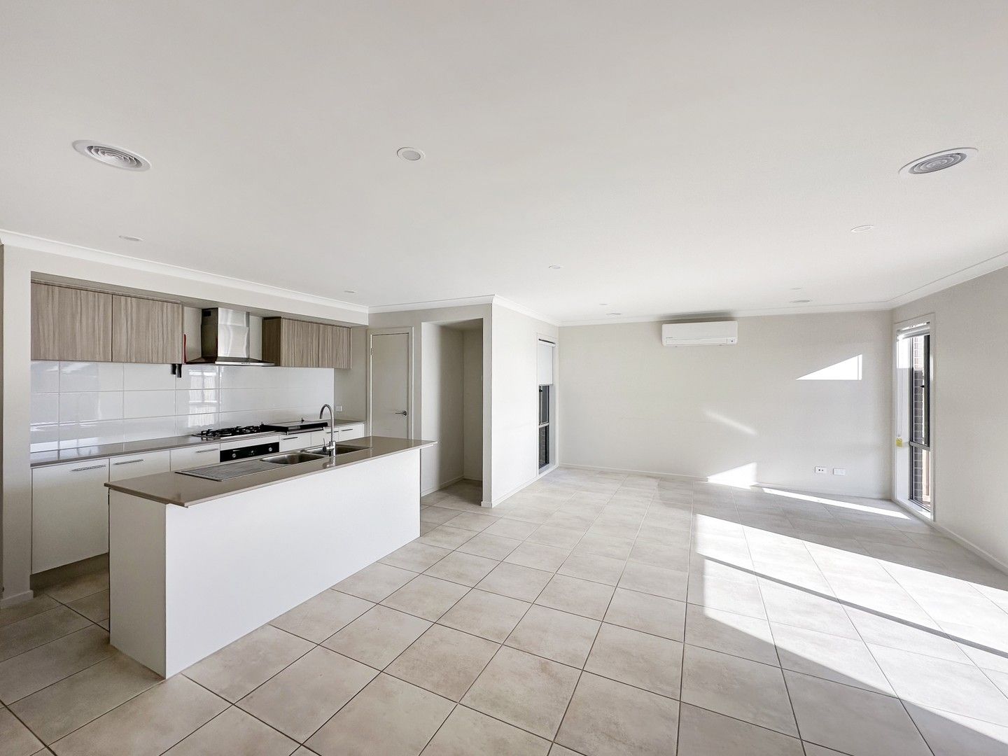4 bedrooms House in 46 Whites Road MOUNT DUNEED VIC, 3217