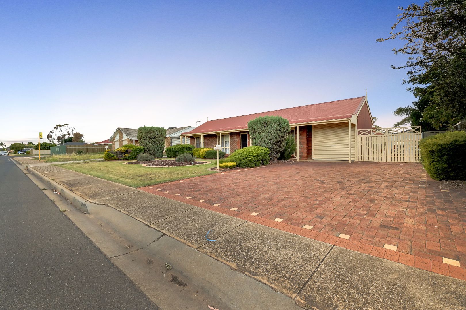 25 President Avenue, Andrews Farm SA 5114, Image 1