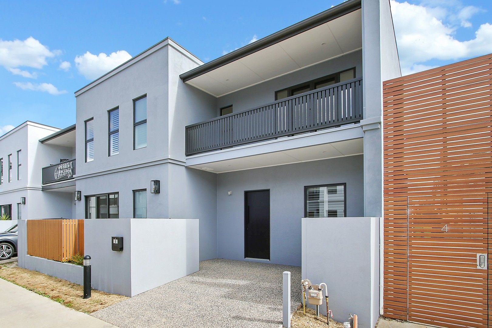 3 bedrooms Townhouse in 6 Sadie Lane SOUTH ALBURY NSW, 2640