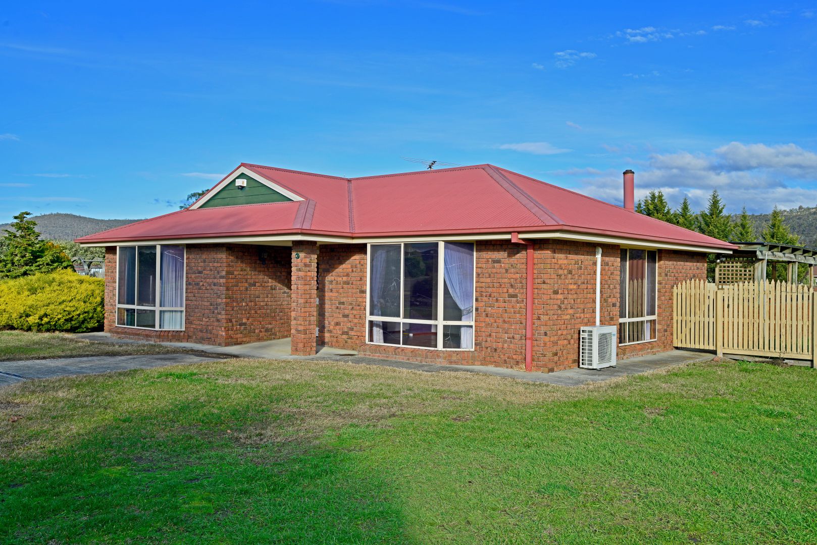 18 Oakdale Road, New Norfolk TAS 7140, Image 2