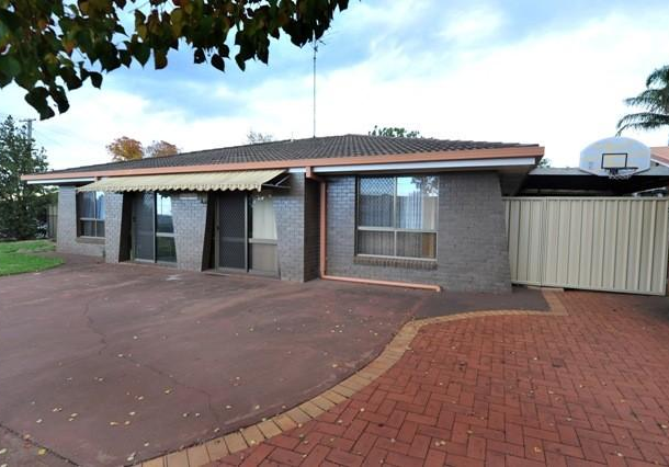 1/4 Fokker Street, Wilsonton QLD 4350