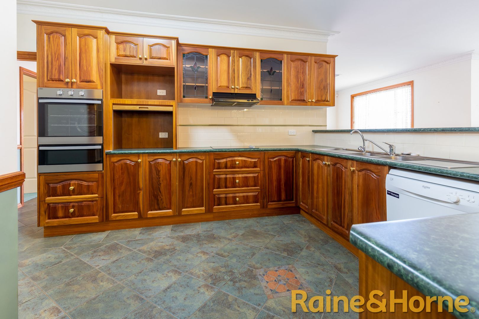 15 Poidevin Place, Dubbo NSW 2830, Image 1