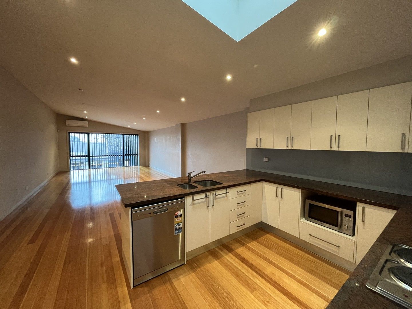 2 bedrooms Apartment / Unit / Flat in 4/115 Pakington Street GEELONG WEST VIC, 3218