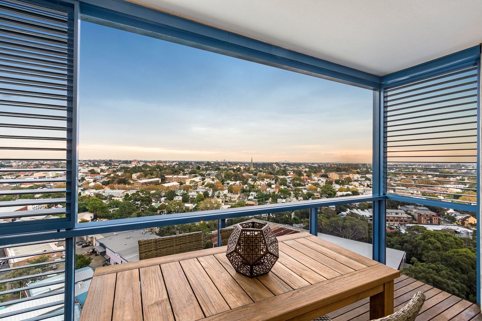 2 bedrooms Apartment / Unit / Flat in 1601/1 Sterling Circuit CAMPERDOWN NSW, 2050