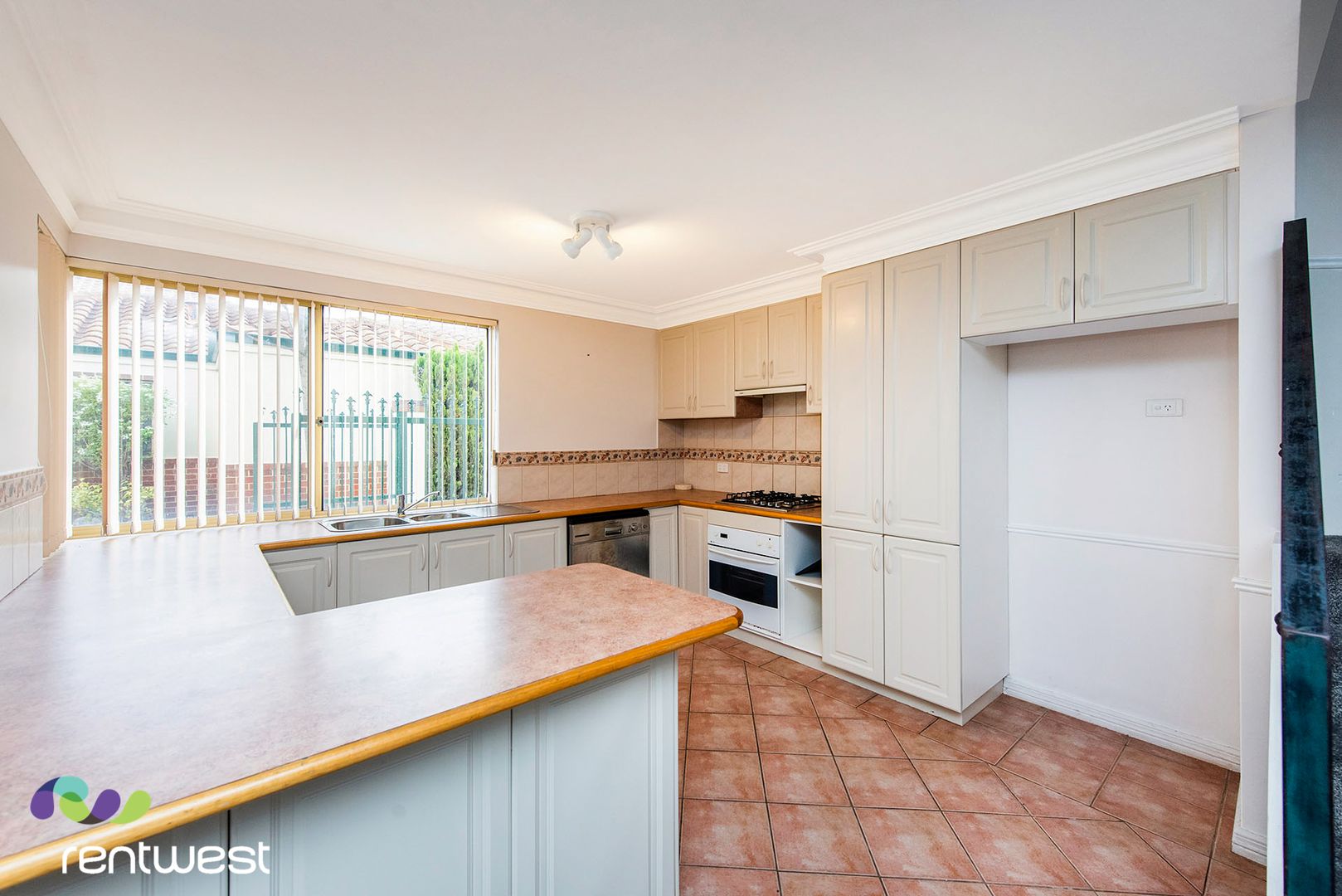 3/19 Renwick Street, South Perth WA 6151 Townhouse For Rent 670