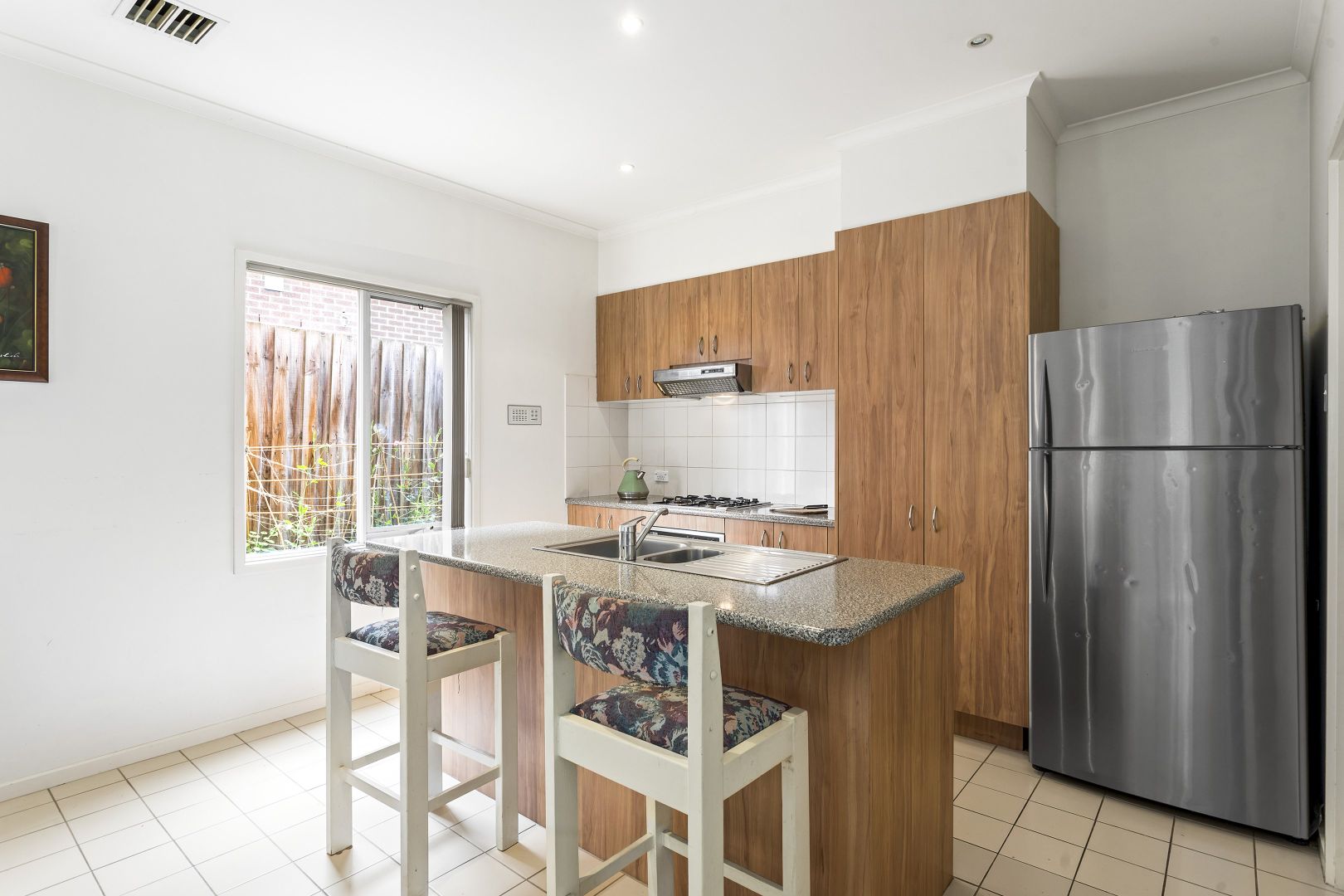 1/565 Whitehorse Road, Mitcham VIC 3132, Image 2