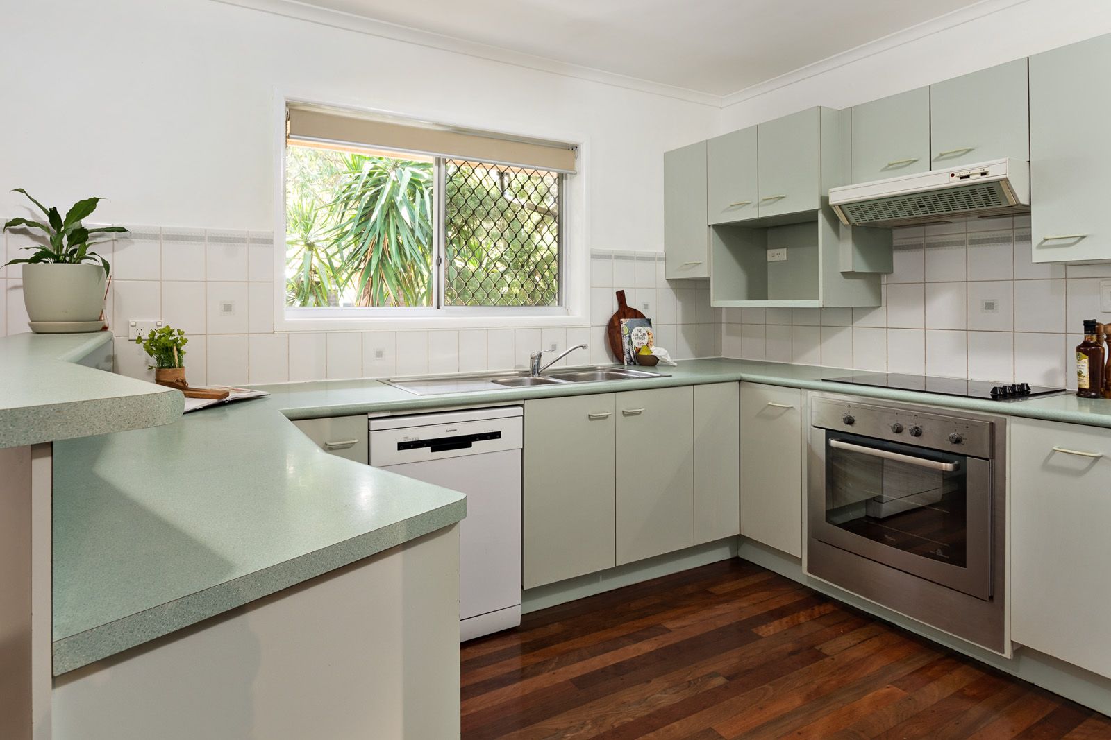 4 Thompson Street, Deception Bay QLD 4508 House For Rent 470 Domain