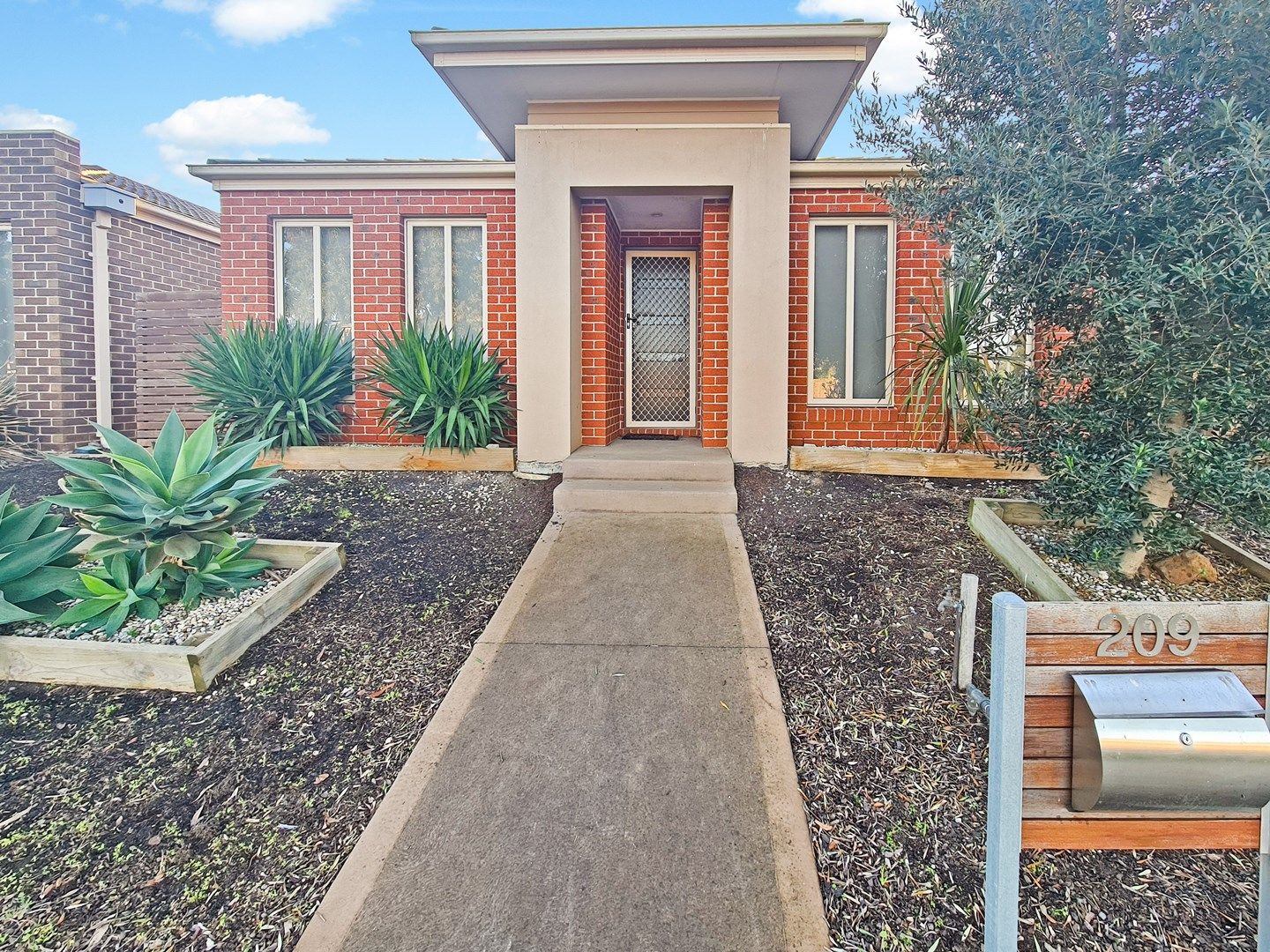 209 Saltwater Promenade, Point Cook VIC 3030 House For Rent Domain