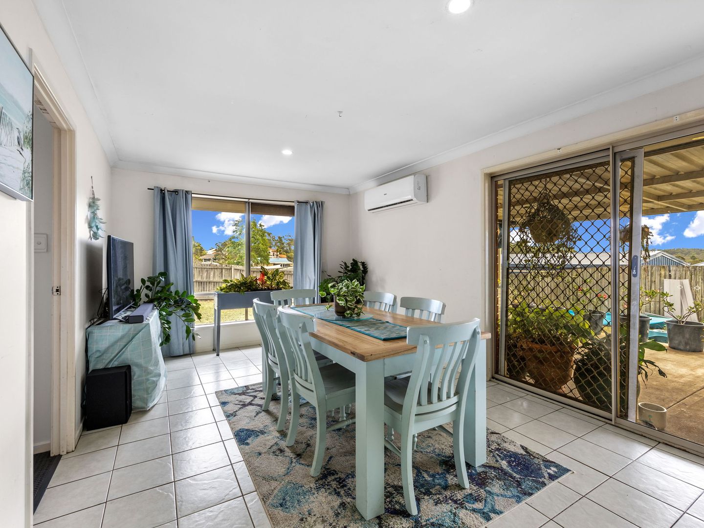 11 Buckland Court, Collingwood Park QLD 4301, Image 2