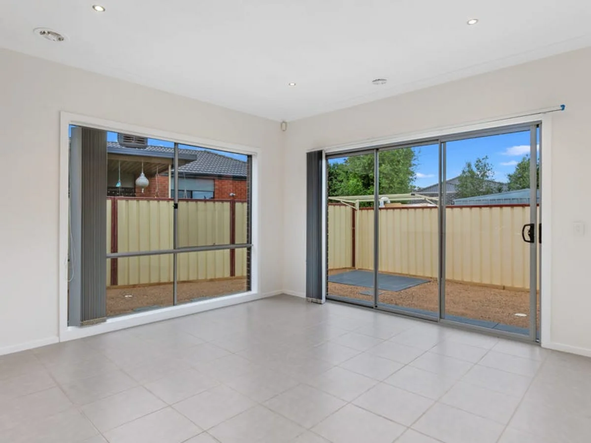 Additional image 4 of 3/2 Fishburn Grove, Harkness VIC 3337