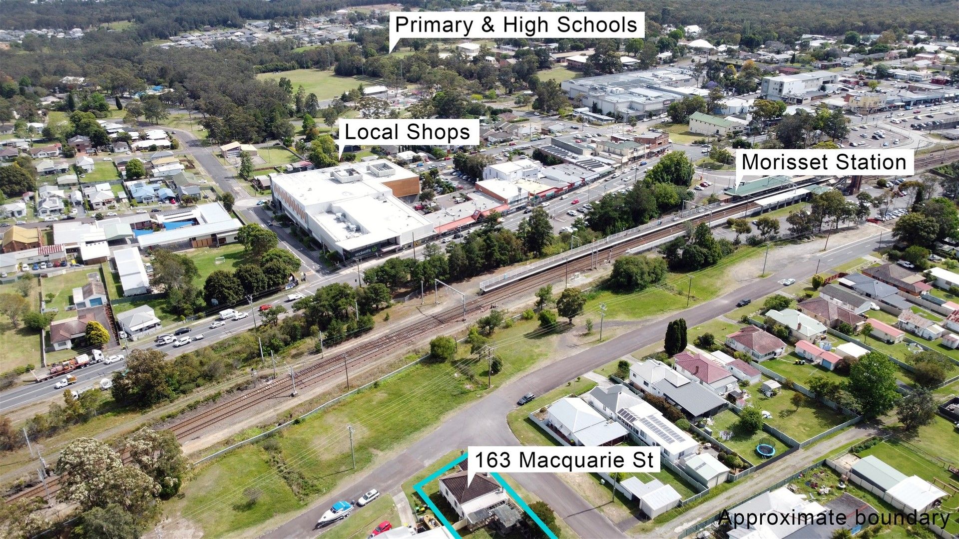 2 bedrooms House in 136 Macquarie Street MORISSET NSW, 2264