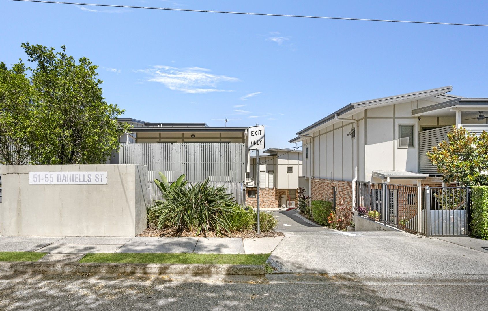 2 bedrooms Townhouse in 17/51-55 Daniells Street CARINA QLD, 4152