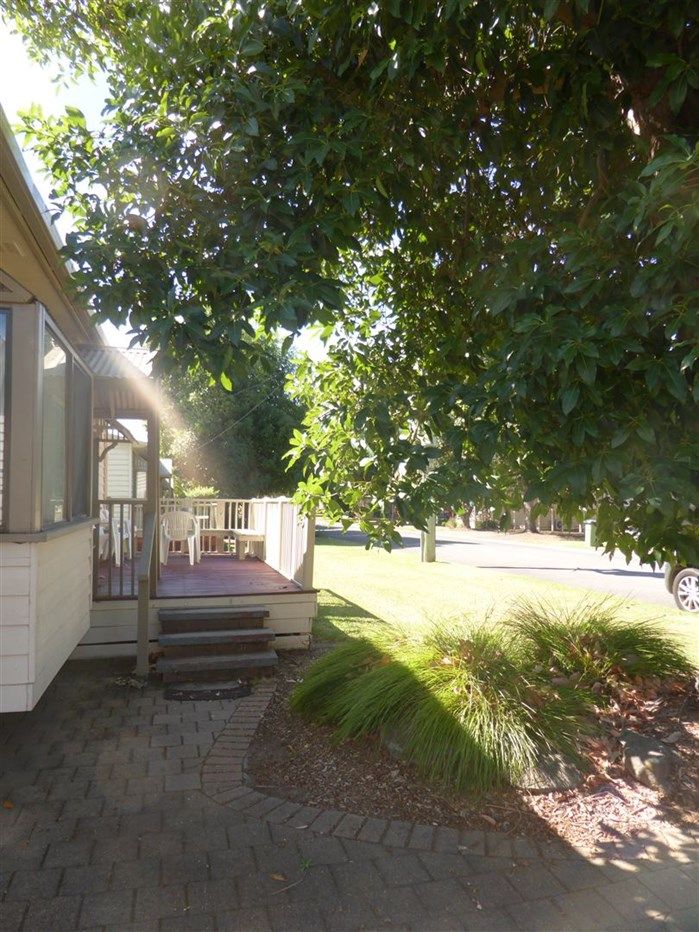 16 Brush Box Street, Lake Hume Village, Albury NSW 2640, Image 1