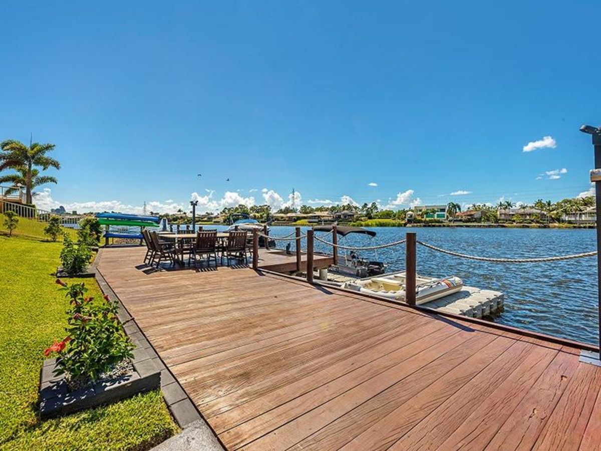 1 Trimaran Place, Clear Island Waters QLD 4226, Image 0