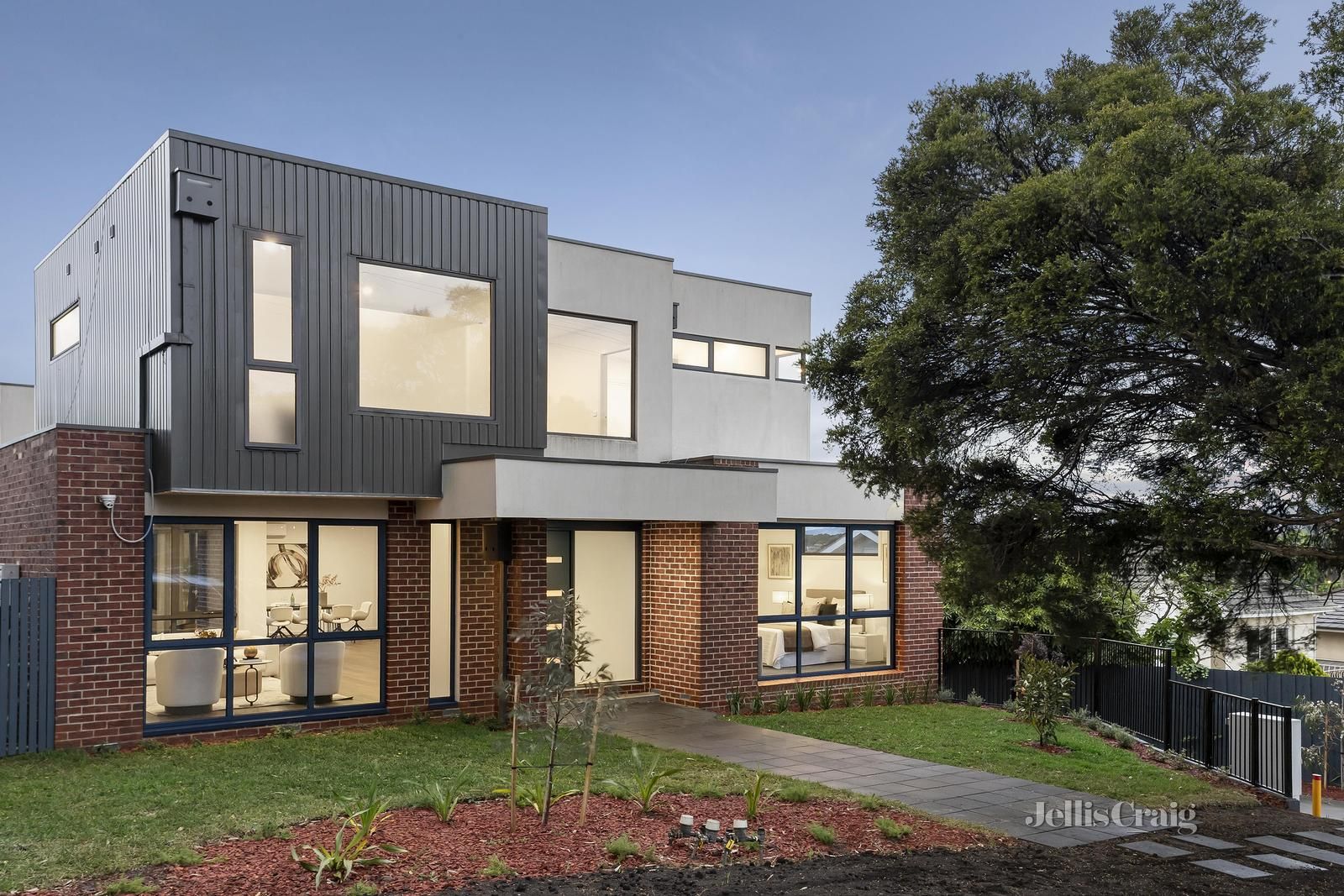 4 bedrooms Townhouse in 1/99 Atkinson Street TEMPLESTOWE VIC, 3106