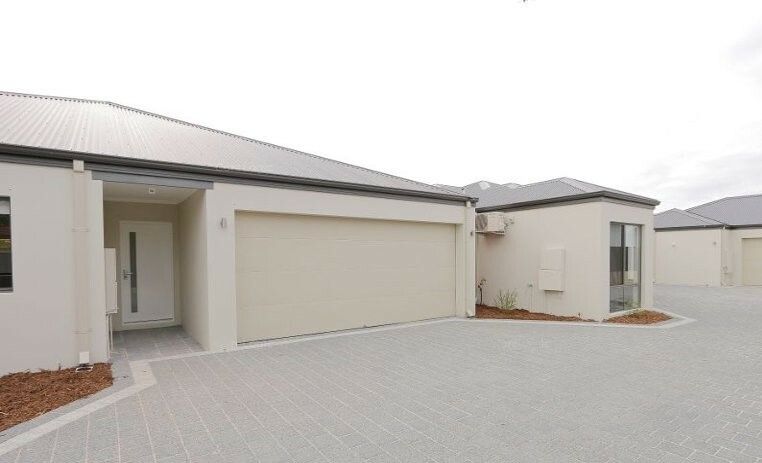 3 bedrooms Villa in 130B Safety Bay Rd SHOALWATER WA, 6169