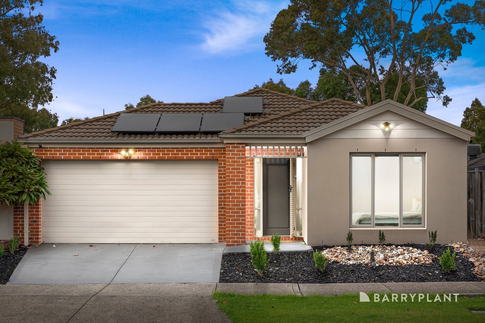 8 Hanmer Drive, South Morang VIC 3752, Image 0