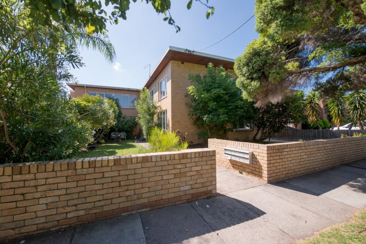 2 bedrooms Apartment / Unit / Flat in 4/61 Gordon Street ELSTERNWICK VIC, 3185