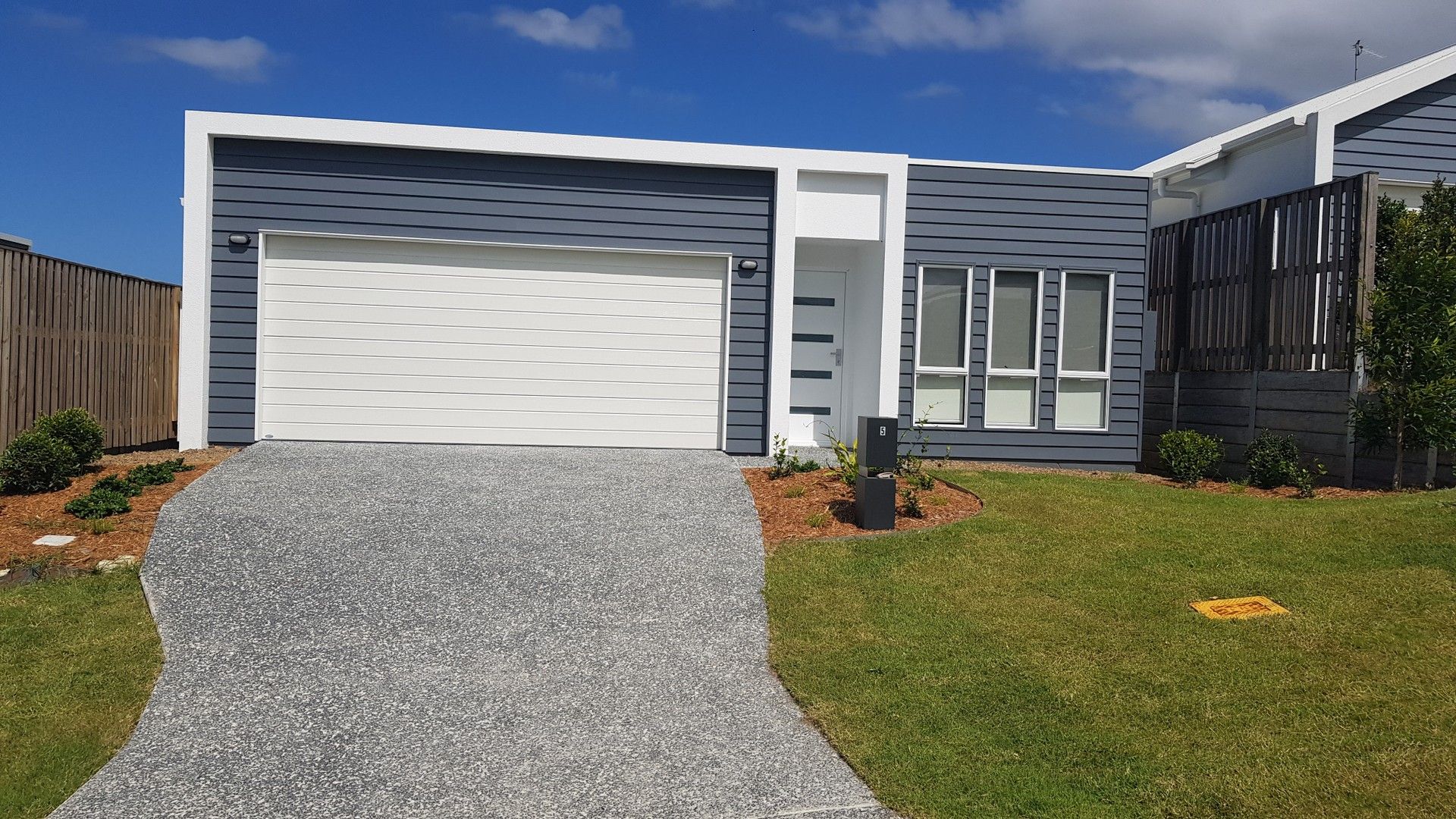 4 bedrooms House in 25 Burghardt Court PIMPAMA QLD, 4209