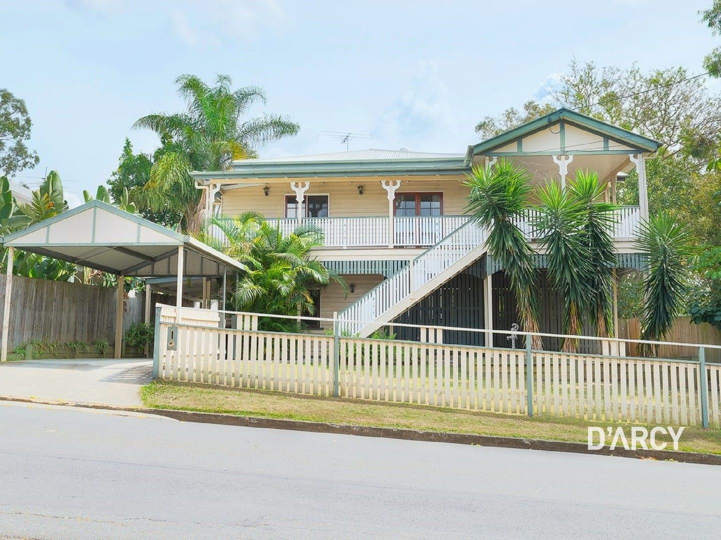 4 bedrooms House in 23 Hindon Street CORINDA QLD, 4075