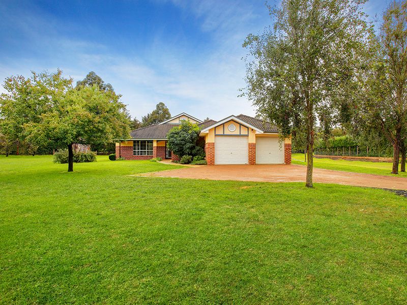 16 Stratford Way, Burradoo NSW 2576