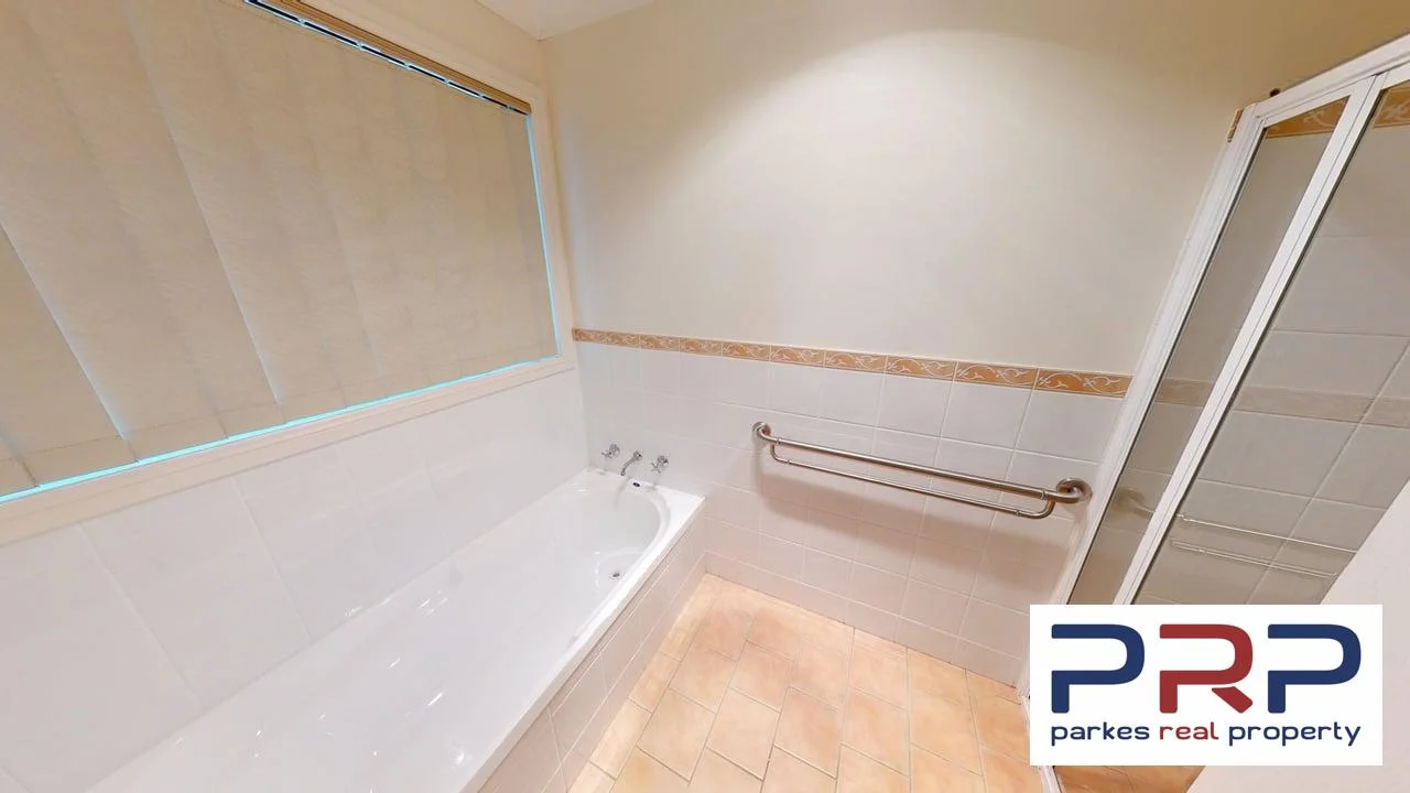 Additional image 18 of 4 Hazelbank Avenue, Parkes NSW 2870