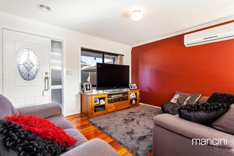 2/49 Canonbury Circle, SEABROOK VIC 3028, Image 2