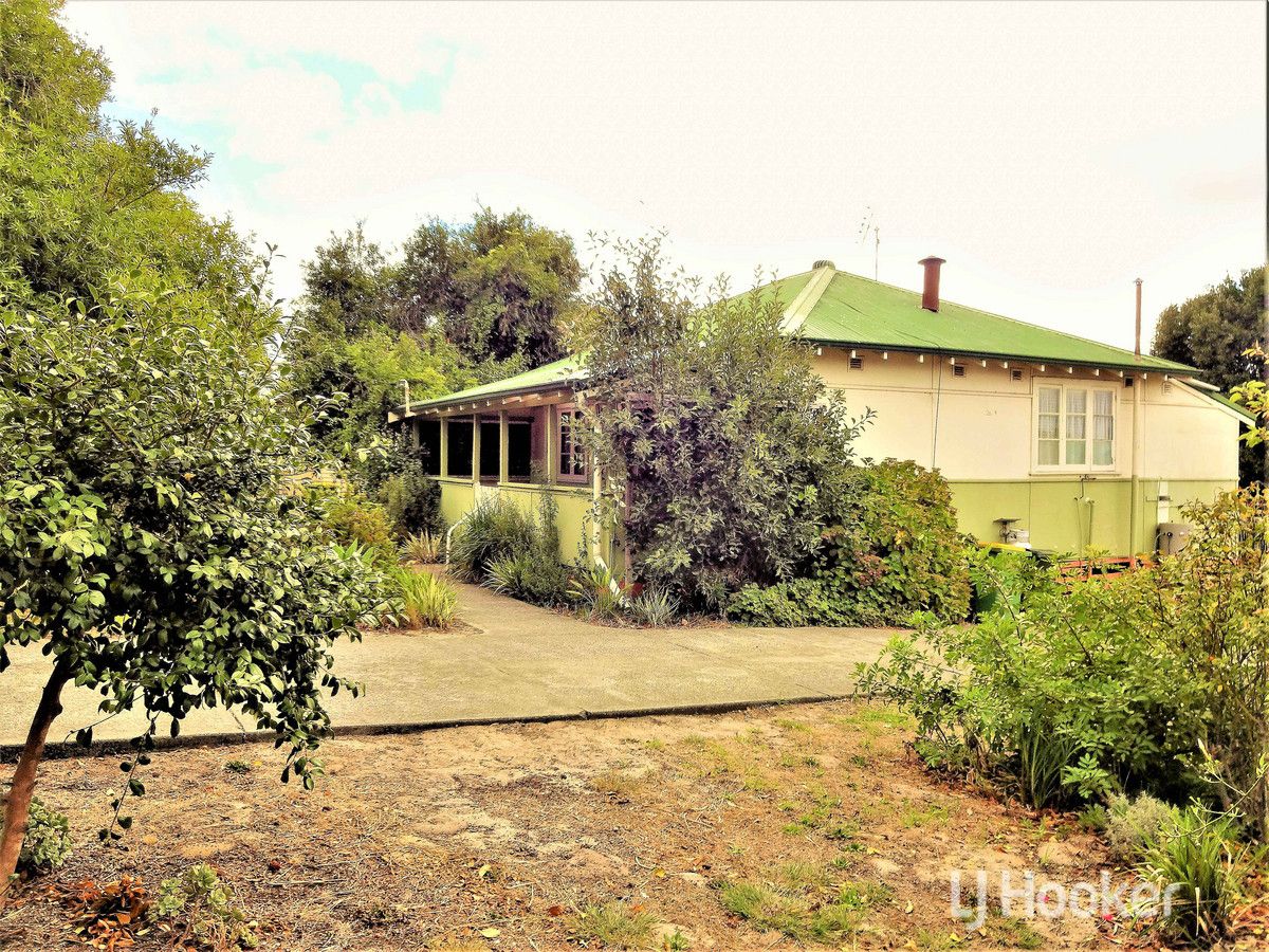 18 Caulfield Street, Collie WA 6225, Image 2