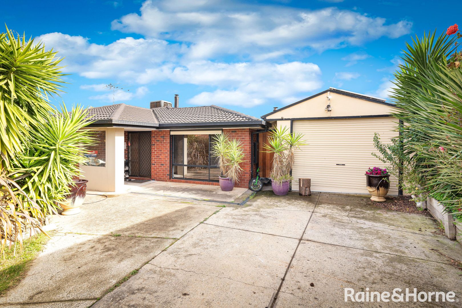 19 Ironbark Court, Meadow Heights VIC 3048