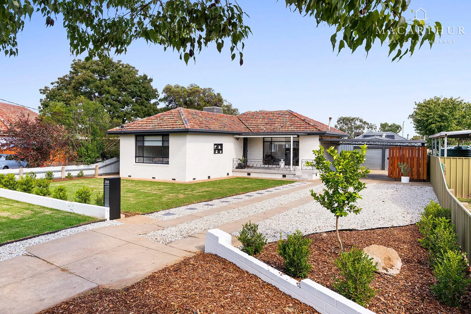 38 Manoora Avenue, Mount Austin NSW 2650