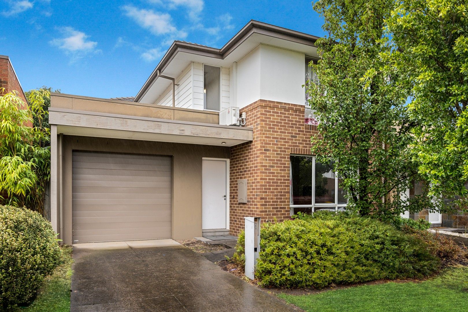 3 bedrooms House in 1 Edgbaston Way MULGRAVE VIC, 3170