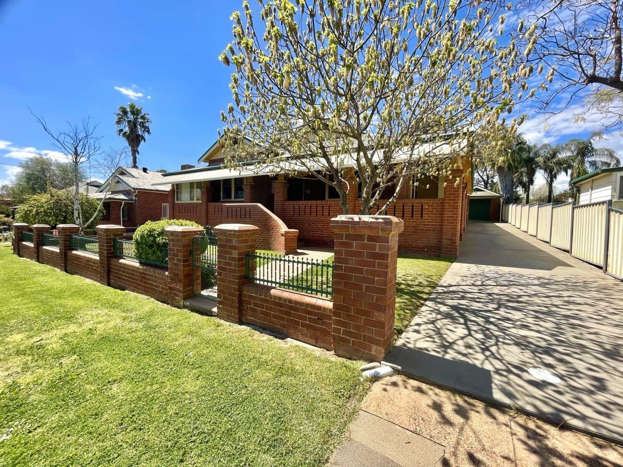 4 bedrooms House in 63 Hill Street PARKES NSW, 2870
