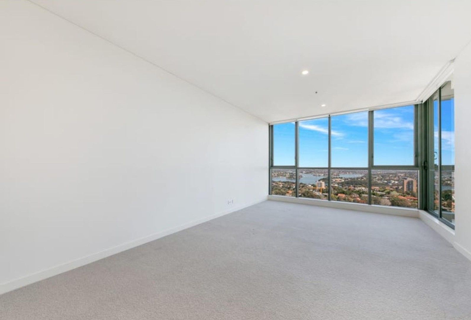 2 bedrooms Apartment / Unit / Flat in 1702/150 Pacific Hwy NORTH SYDNEY NSW, 2060