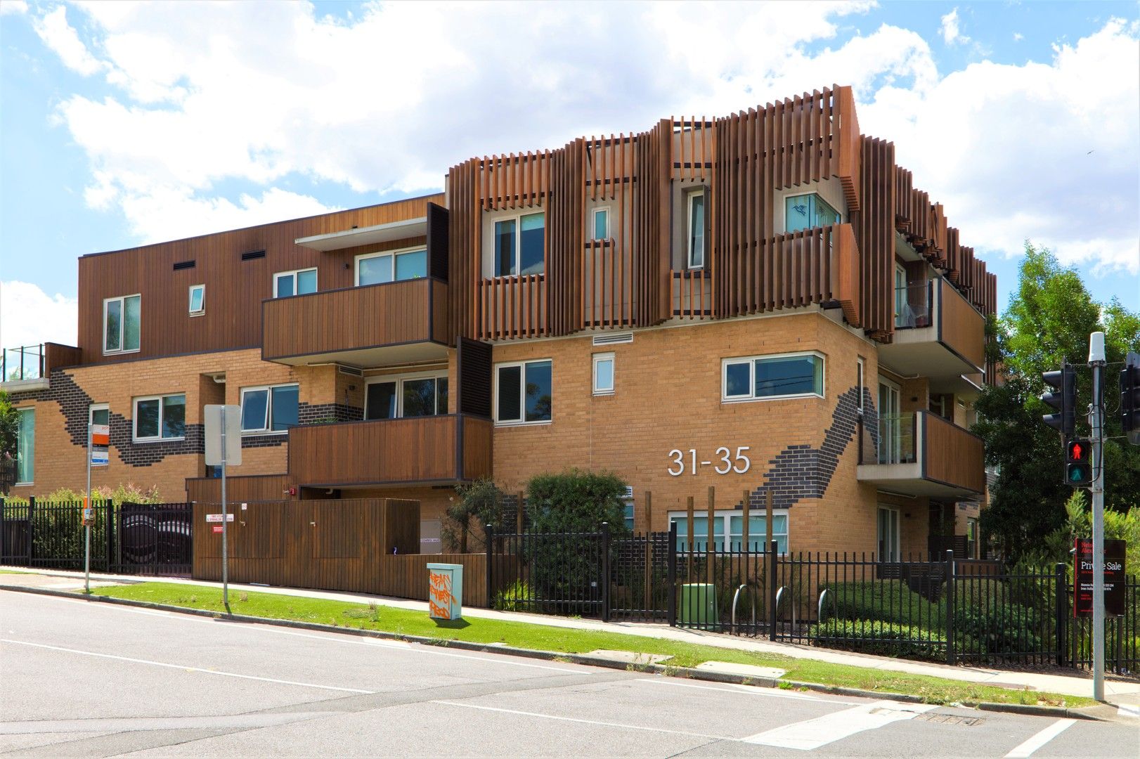 2 bedrooms Apartment / Unit / Flat in 204/31 Rosanna Road ROSANNA VIC, 3084