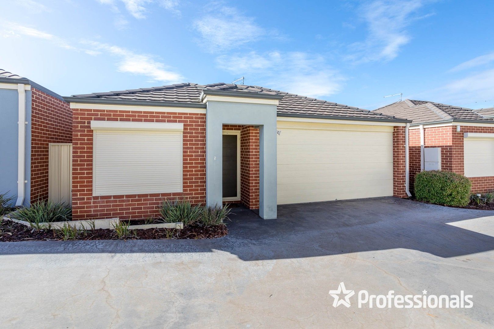 3 bedrooms House in 2/102 Westfield Road KELMSCOTT WA, 6111