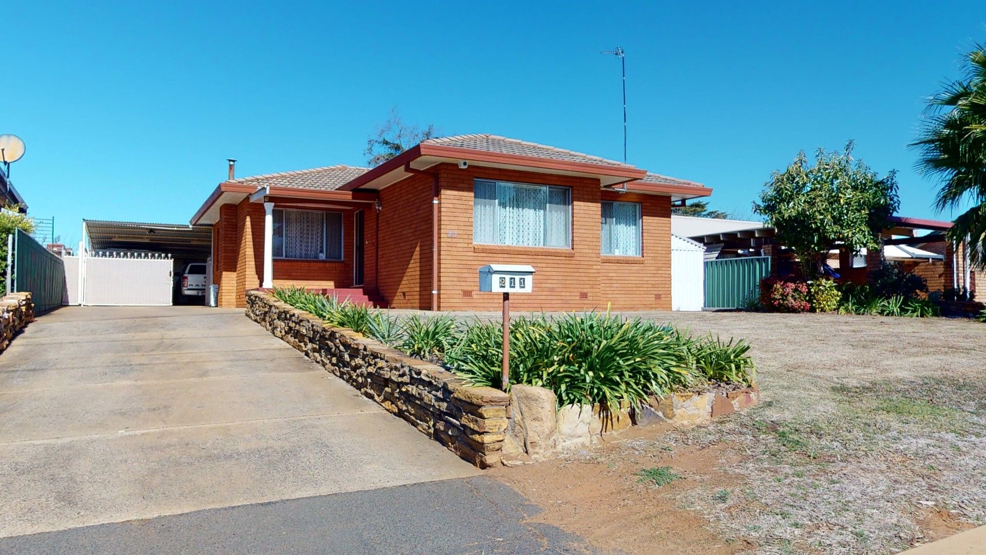 3 bedrooms House in 211 Myall Street DUBBO NSW, 2830