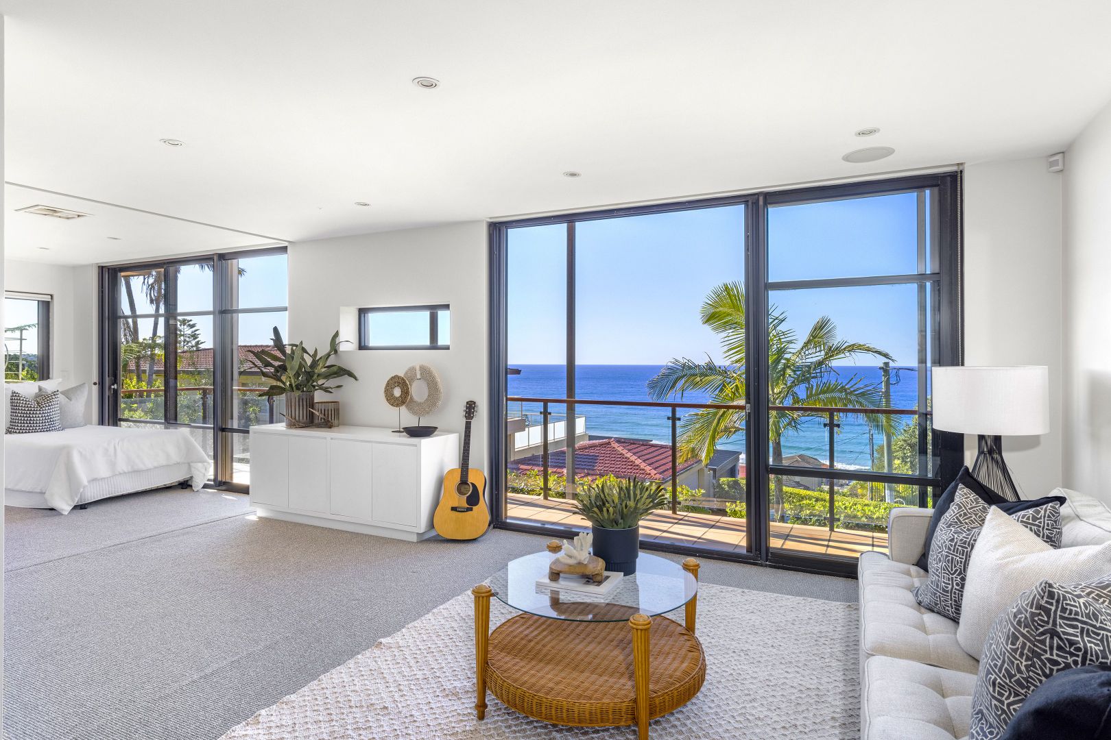 4 Seaview Avenue, Curl Curl NSW 2096, Image 1