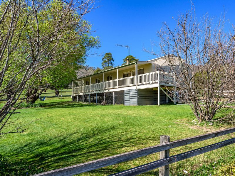 13 Fairway Avenue, Mount Beauty VIC 3699, Image 0